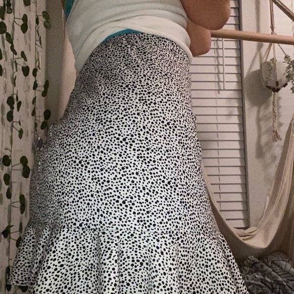 Dotted Skirt with Bow - Picture 3 of 4